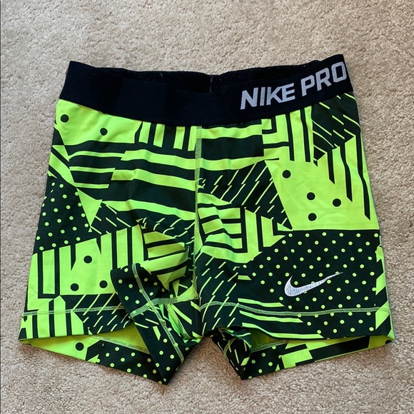 Nike Pro Neon Green Patterned Shorts - Picture 1 of 2